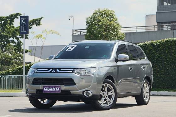 MITSUBISHI OUTLANDER 3.0 GT 4X4 V6 24V GASOLINA 4P AUTOMÁTICO